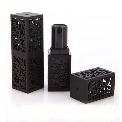 Contêiner de batom preto moderno e elegante Embalagem privada vazia disponível